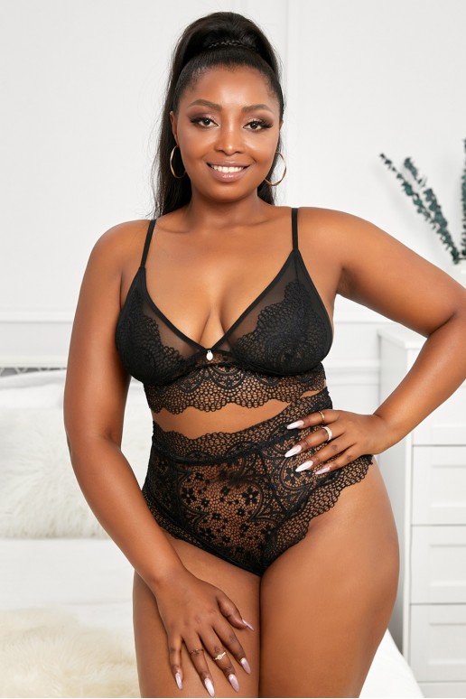 Sensual plus size lace bra and panty set in black