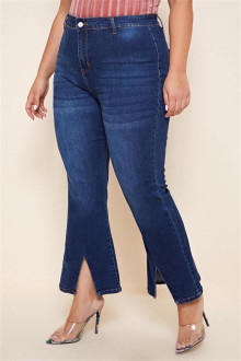 Cropped plus size jeans with slits on the legs