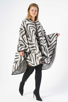 Luxurious plus size coat in designer pattern white-black and beige