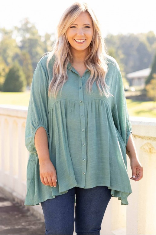 Airy plus size shirt-tunic in pastel green