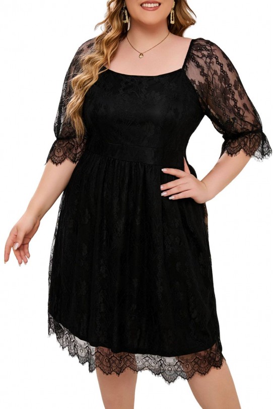 Черна дантелена макси рокля с правоъгълно деколте и гръб