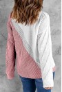 Двуцветен макси пуловер с висока яка и изрязано рамо