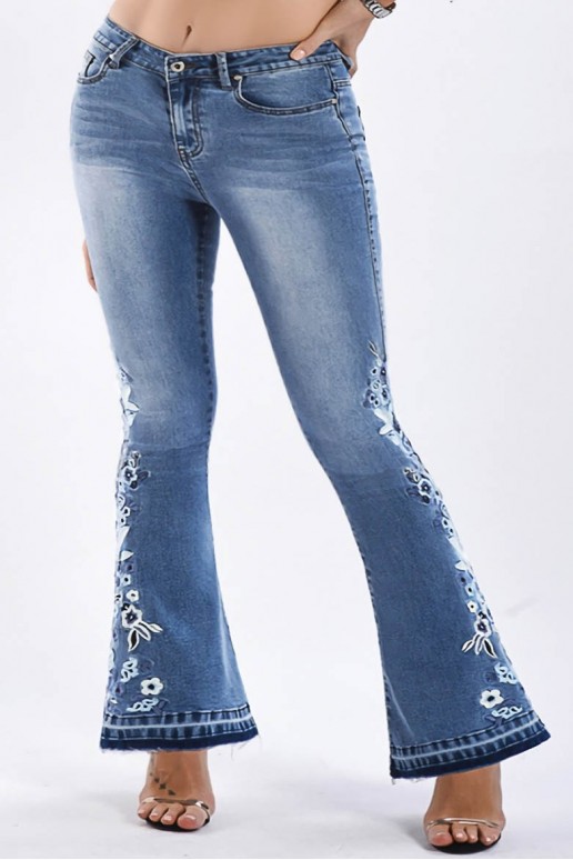 Charleston plus size jeans with blue embroidered flowers