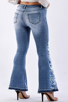 Charleston plus size jeans with blue embroidered flowers