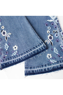 Charleston plus size jeans with blue embroidered flowers