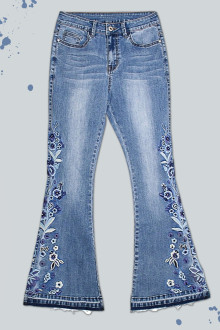 Charleston plus size jeans with blue embroidered flowers