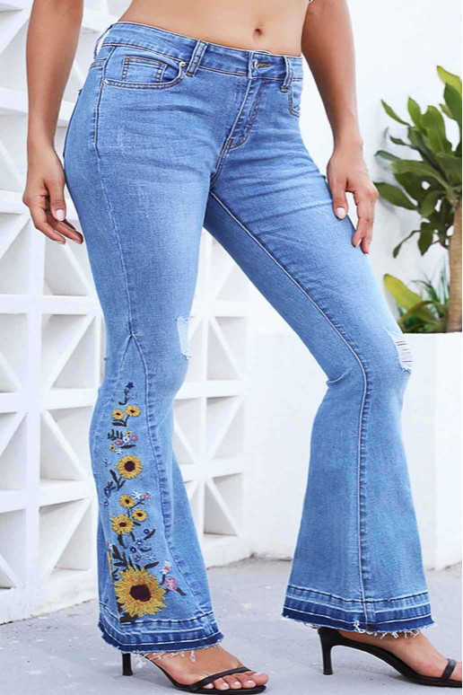 Charleston plus size jeans with sunflower embroidery