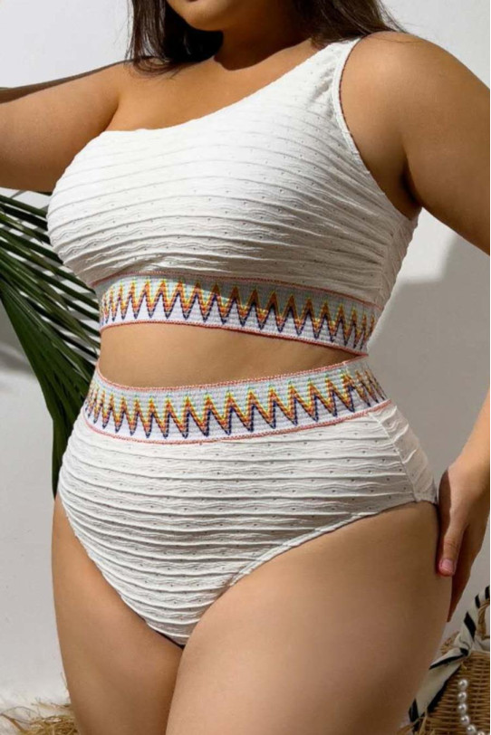 Textured white plus size with ethnic print