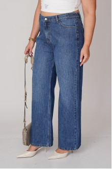 Loose plus size jeans with stretch waist