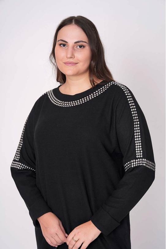 Black oversized slim pullover with eyelets