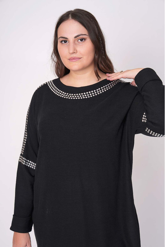 Black oversized slim pullover with eyelets