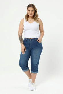 Plus size jeans capri with hem