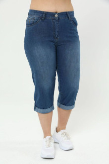 Plus size jeans capri with hem