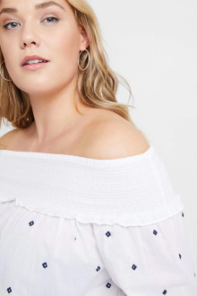 BARDOT TOP IN EMBROIDERED DOBBY