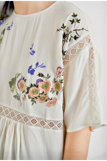 SMOCK TOP WITH BLOSSOM EMBROIDERY