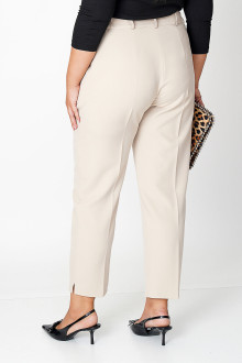 Elegant plus size pants in beige