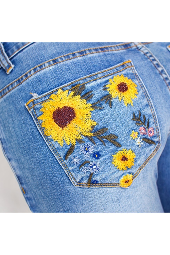 Charleston plus size jeans with sunflower embroidery