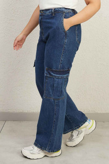 Loose maxi jeans with cargo pockets