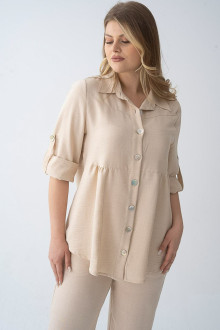 Luxurious plus size suit in beige