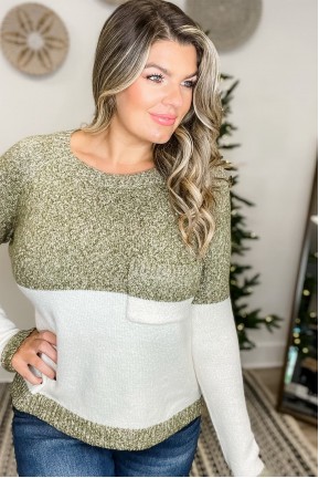 Plus size sweater in white and olive