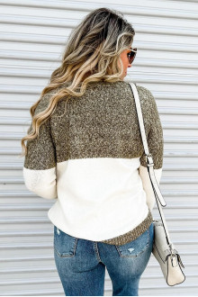 Plus size sweater in white and olive