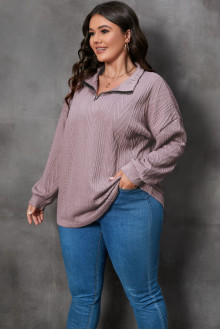 Loose plus size sweater with figure fabric in ash pink