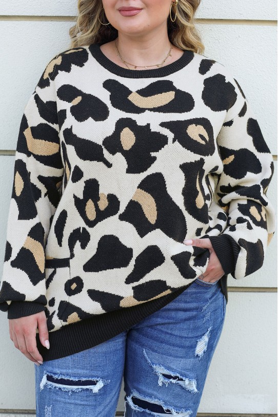 Макси пуловер със стилизиран леопардов принт
