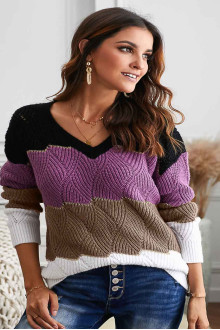 Tri-color plus size sweater with a gentle braid of waves