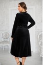 Елегантна черна макси рокля с дълги ръкави от фино кадифе