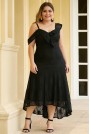 Черна дантелена макси рокля с асиметрична дължина